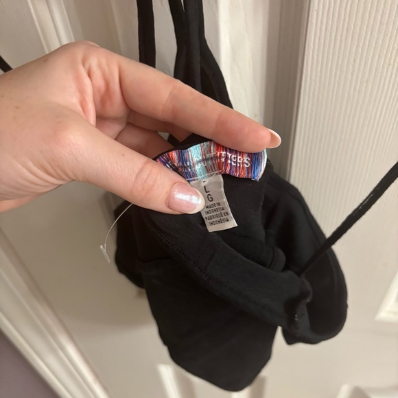 NWOT UO Colette Black Halter Crop Top - Picture 6 of 6